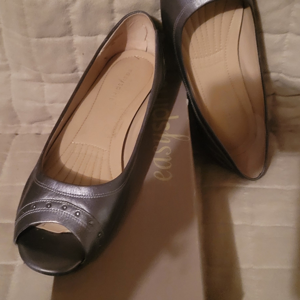 Easy Spirit Pewter Peep-Toe Flats